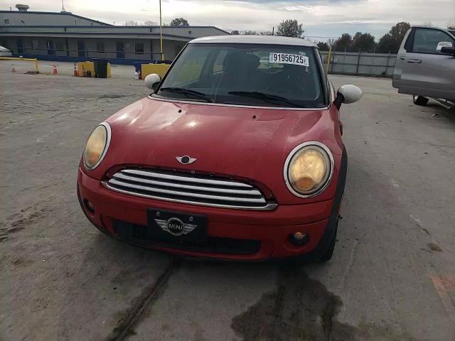2008 Mini Cooper VIN: WMWMF33568TT61829 Lot: 91956725