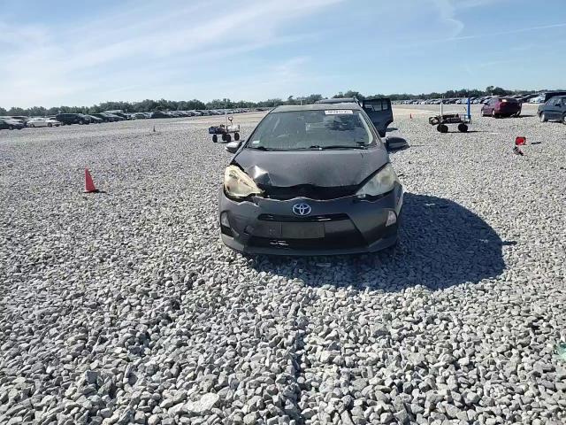 2013 Toyota Prius C VIN: JTDKDTB32D1533411 Lot: 92201735