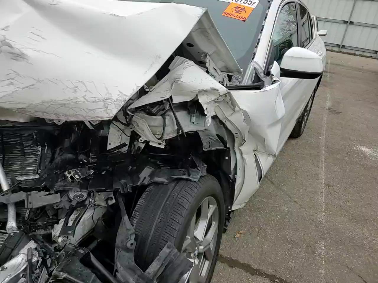 Фото: 5UX33DT04N9N05516