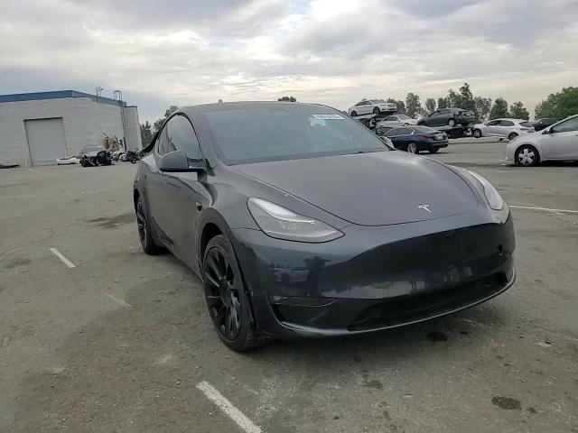 2024 Tesla Model Y VIN: 7SAYGDEE2RF164068 Lot: 92018705