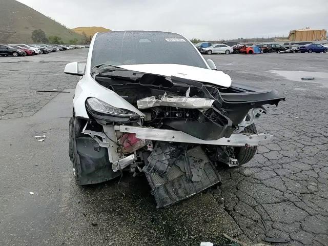 2022 Tesla Model Y VIN: 7SAYGDEE0NF411811 Lot: 93710145