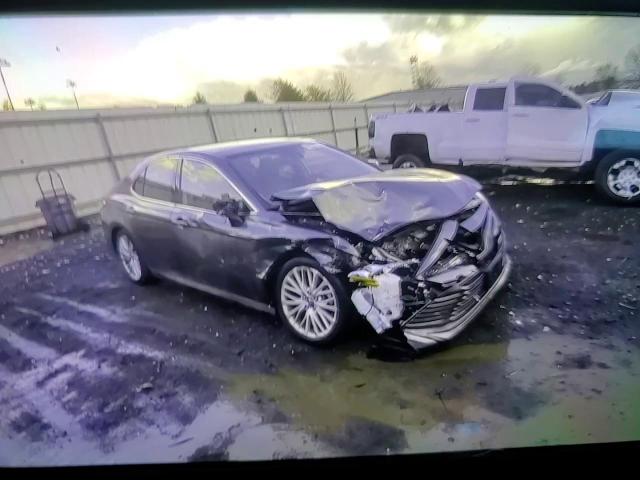 2019 Toyota Camry L VIN: 4T1B11HKXKU719443 Lot: 94696725