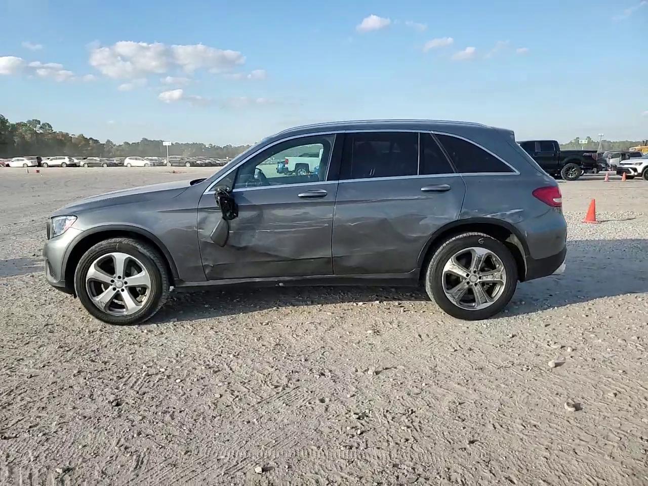 Фото: WDC0G4JB2HF138628