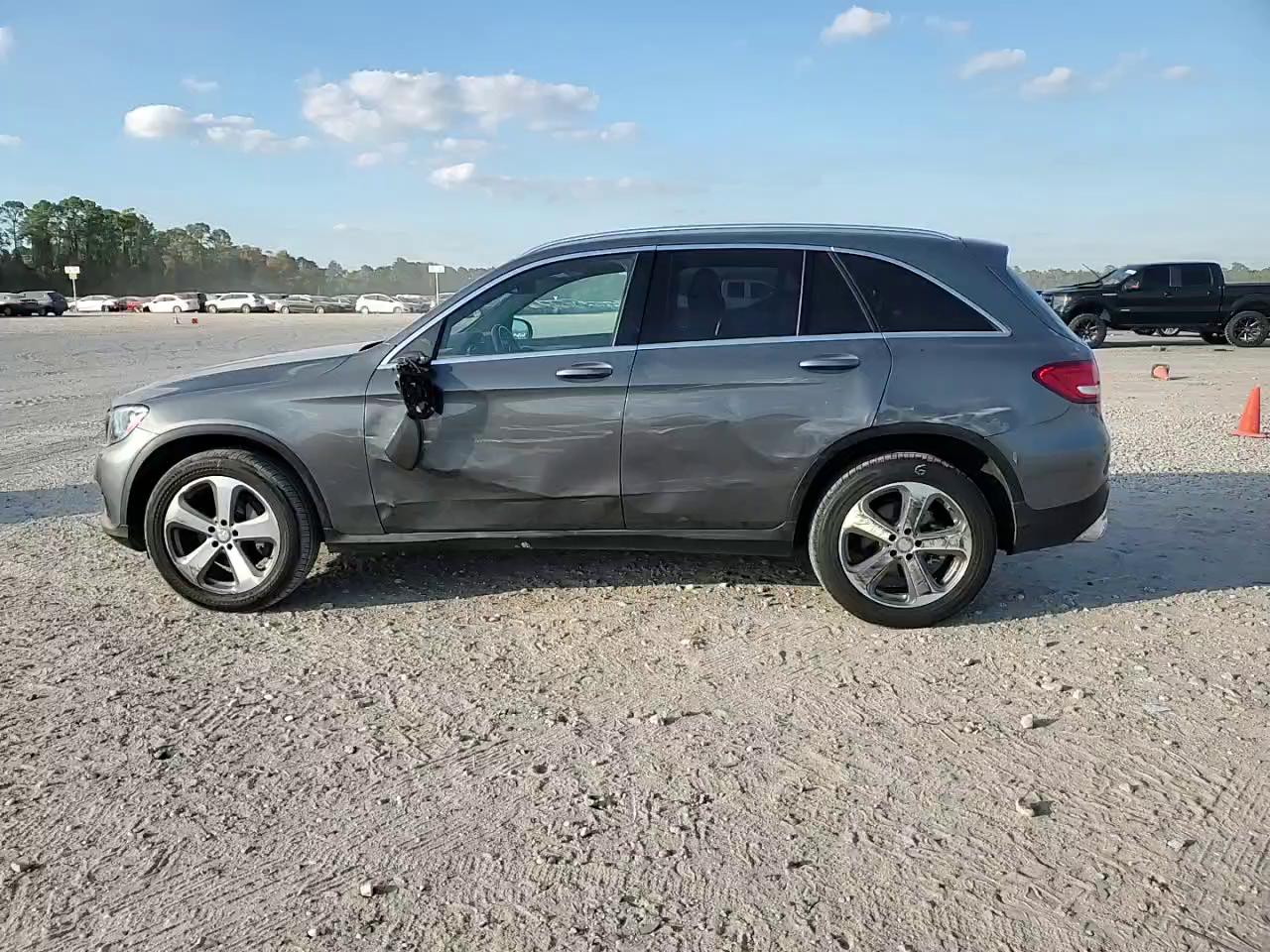 Фото: WDC0G4JB2HF138628