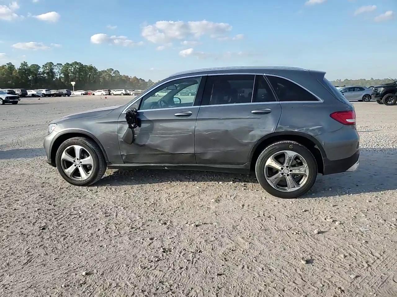 Фото: WDC0G4JB2HF138628