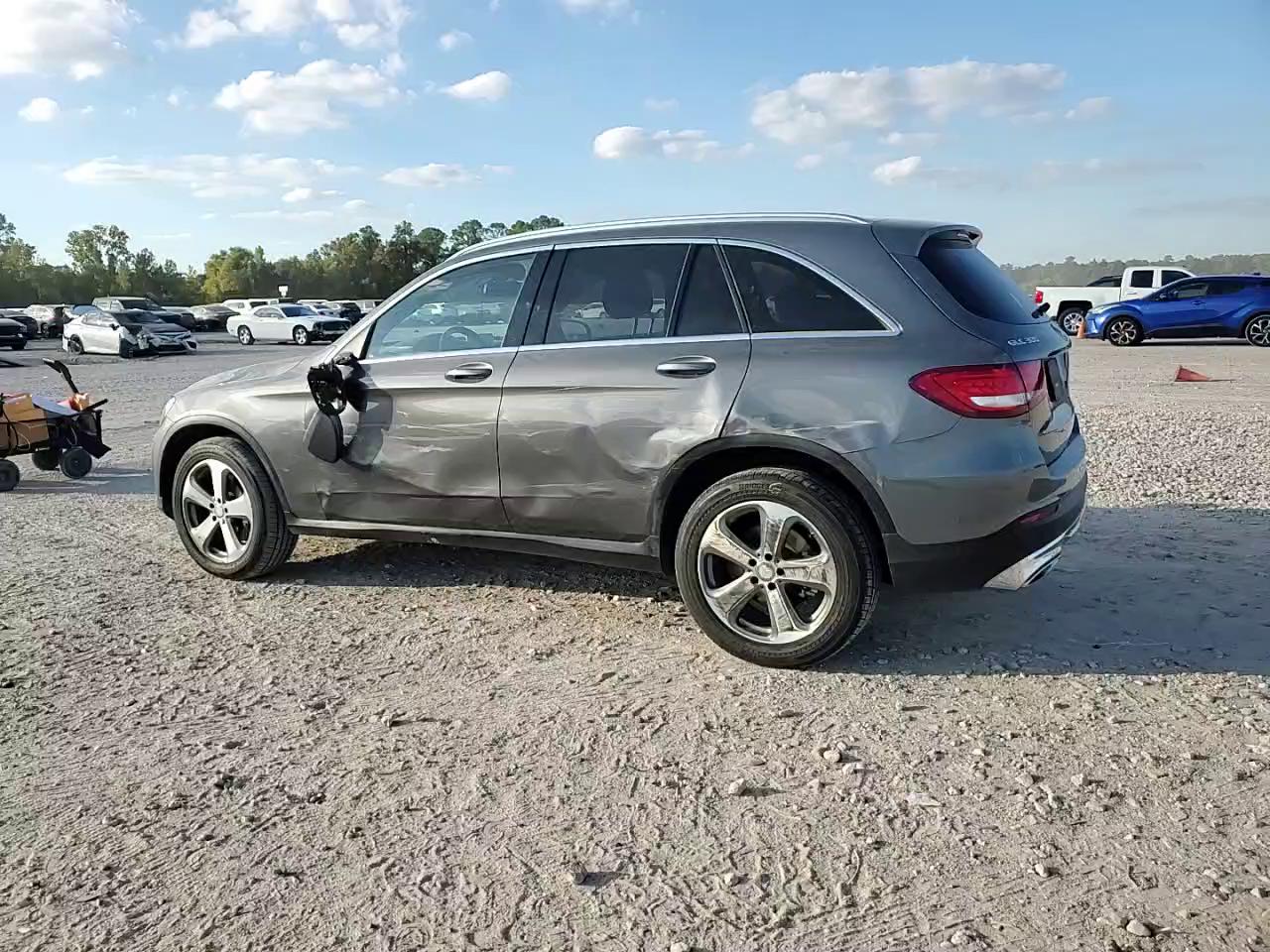 Фото: WDC0G4JB2HF138628