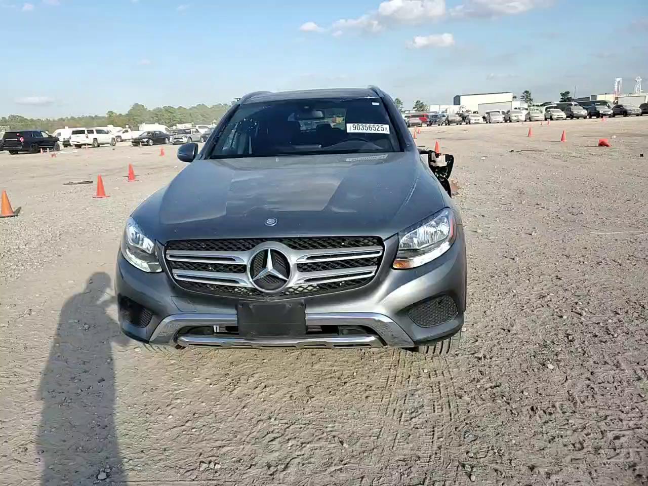 Фото: WDC0G4JB2HF138628