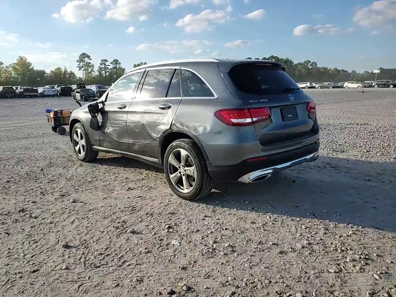 Фото: WDC0G4JB2HF138628