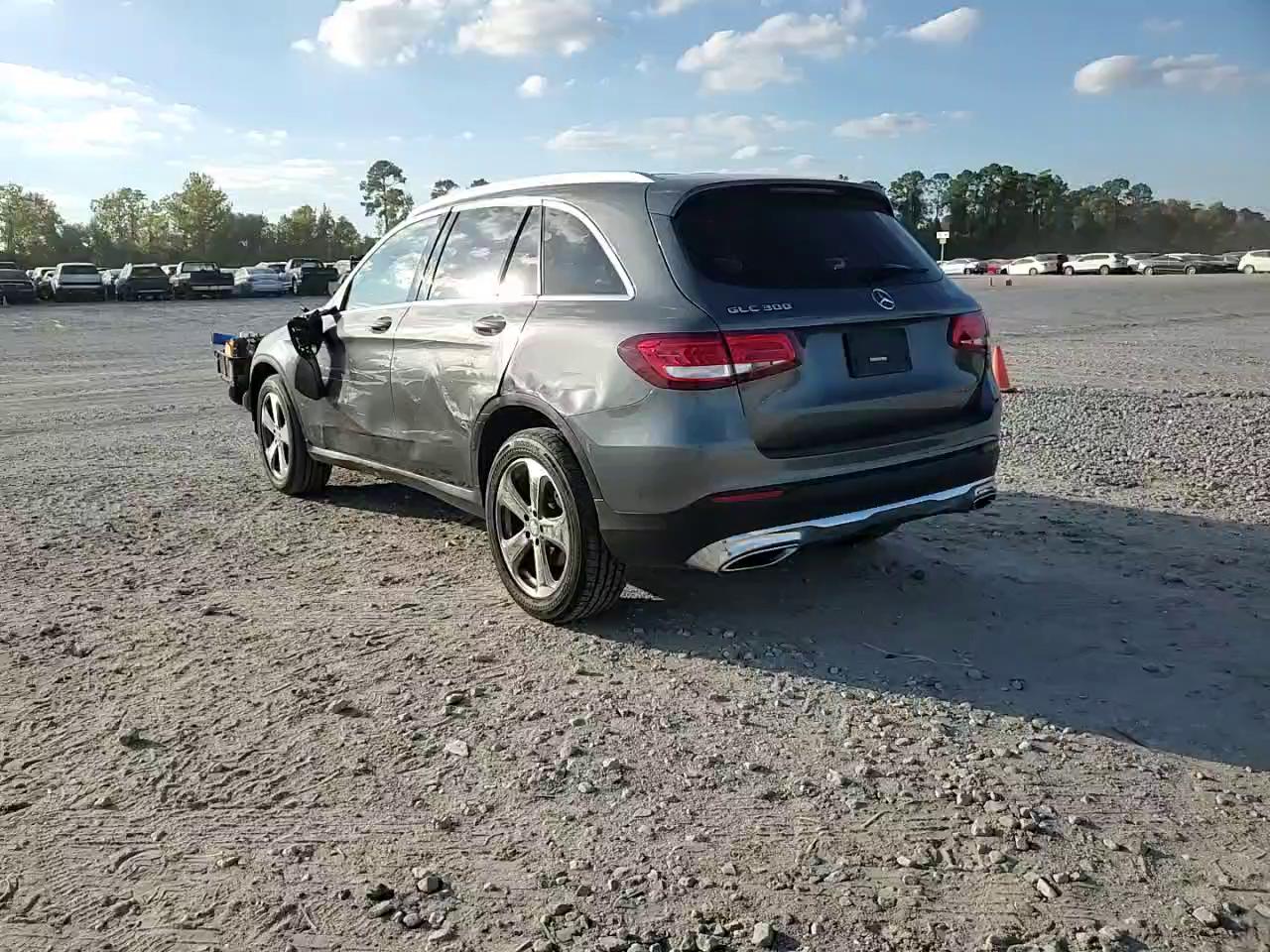 Фото: WDC0G4JB2HF138628