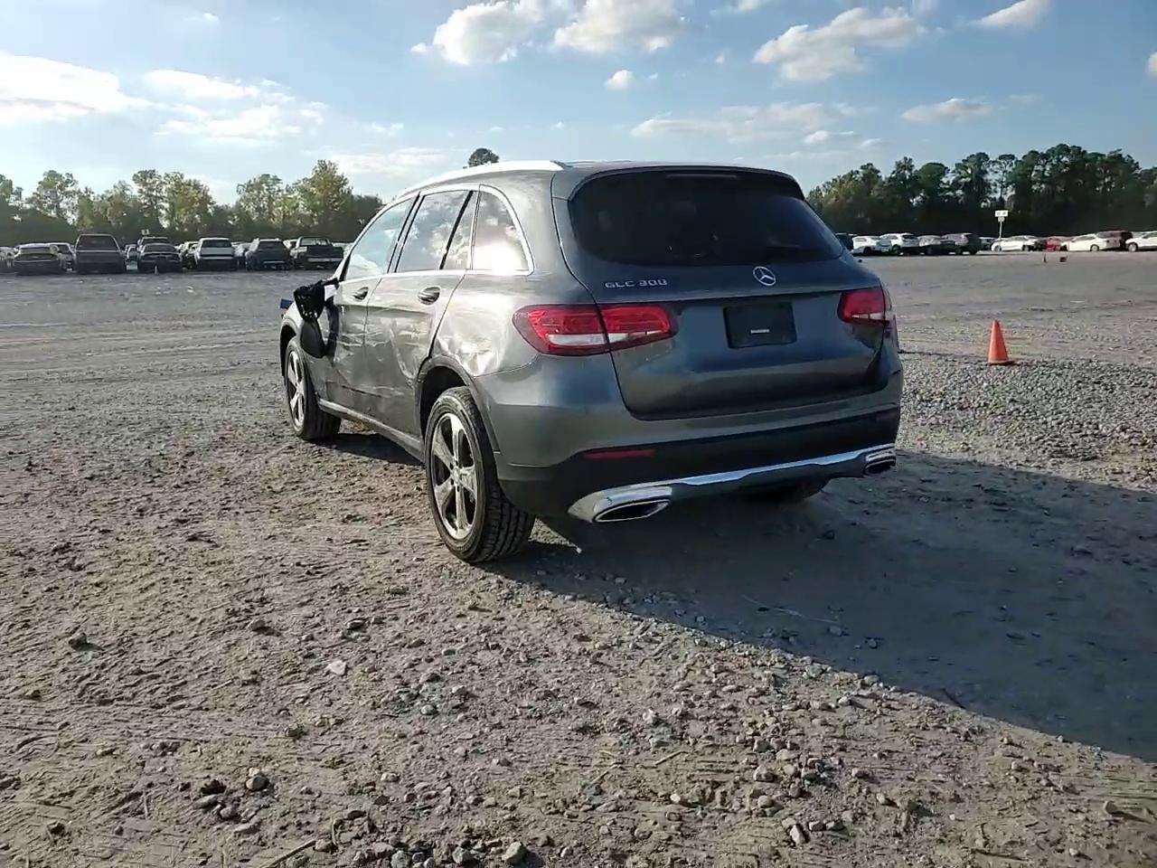 Фото: WDC0G4JB2HF138628