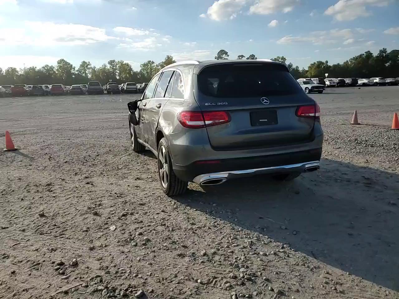 Фото: WDC0G4JB2HF138628