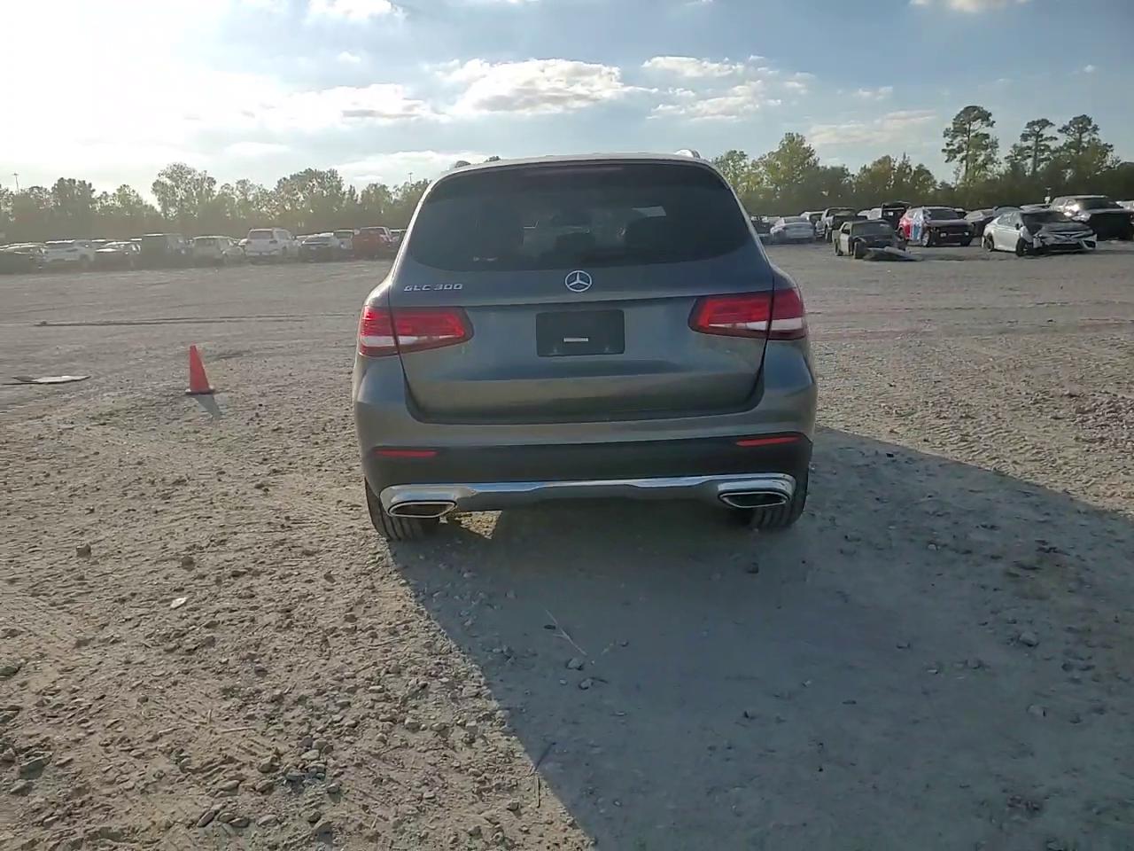 Фото: WDC0G4JB2HF138628