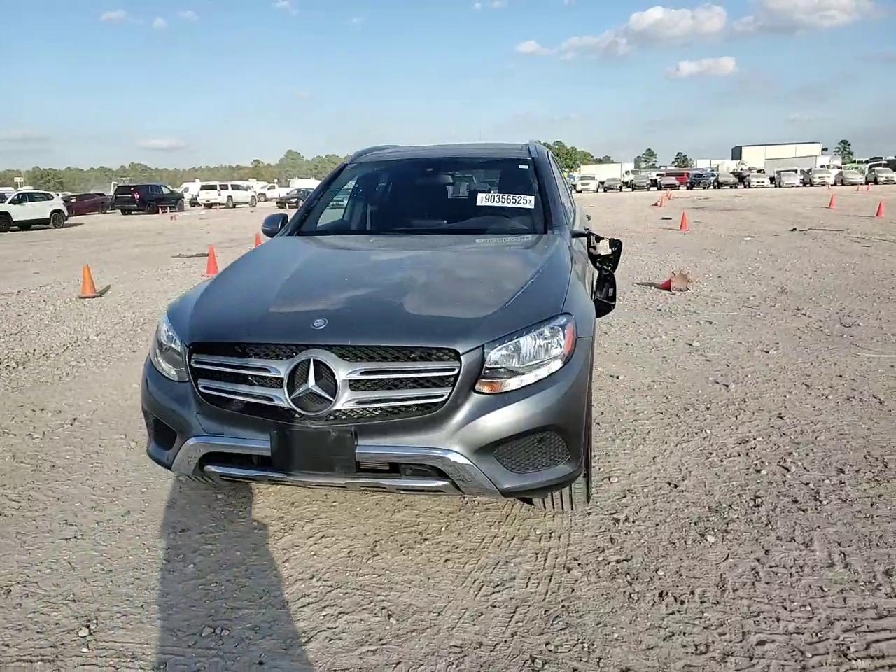 Фото: WDC0G4JB2HF138628