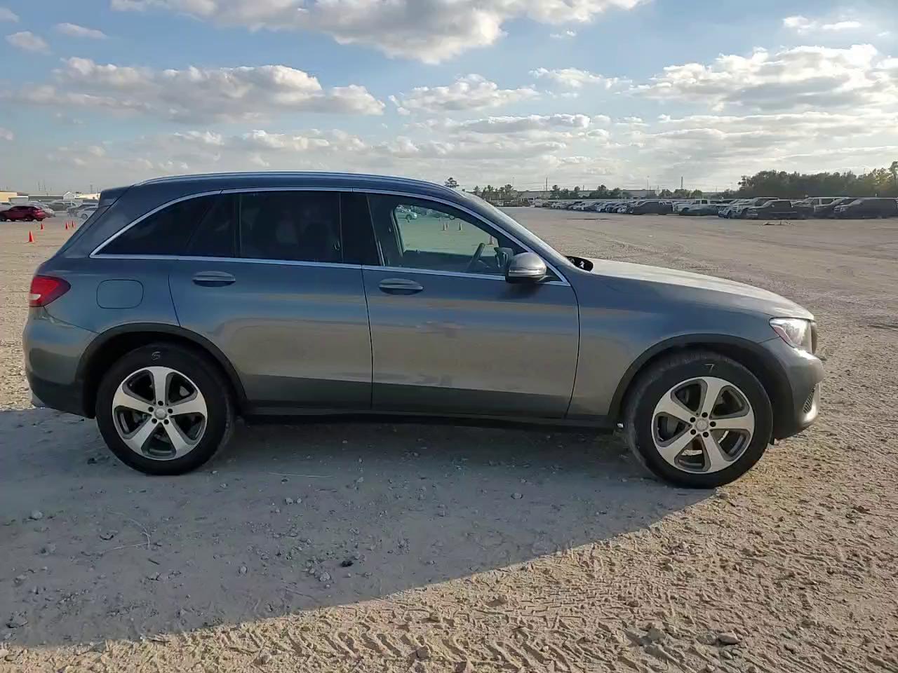 Фото: WDC0G4JB2HF138628