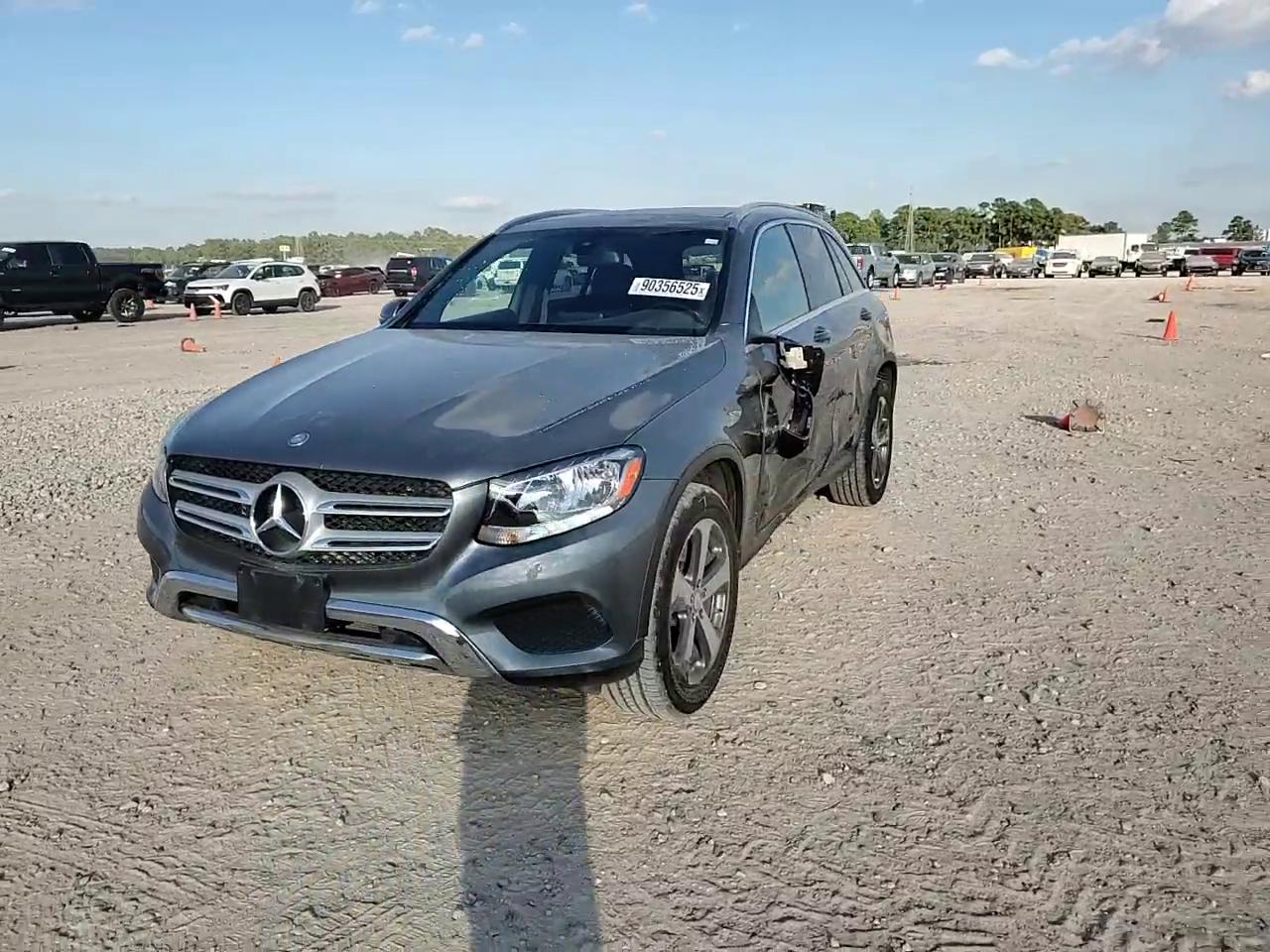 Фото: WDC0G4JB2HF138628