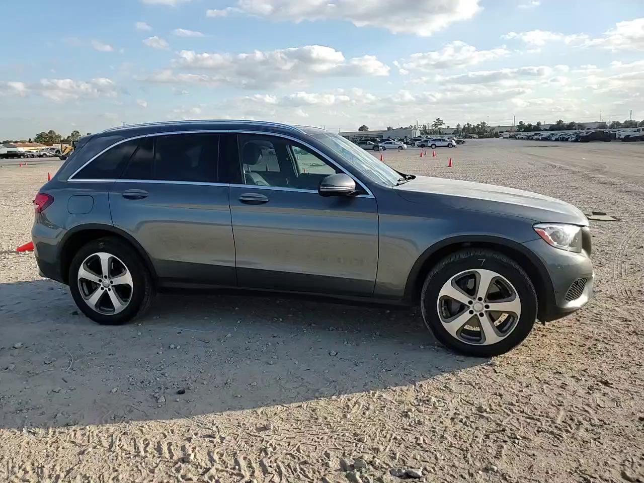 Фото: WDC0G4JB2HF138628