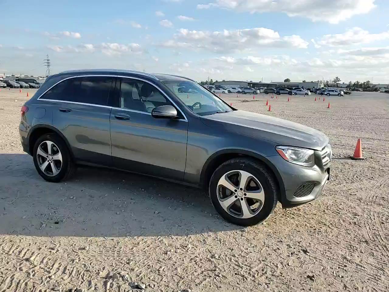 Фото: WDC0G4JB2HF138628