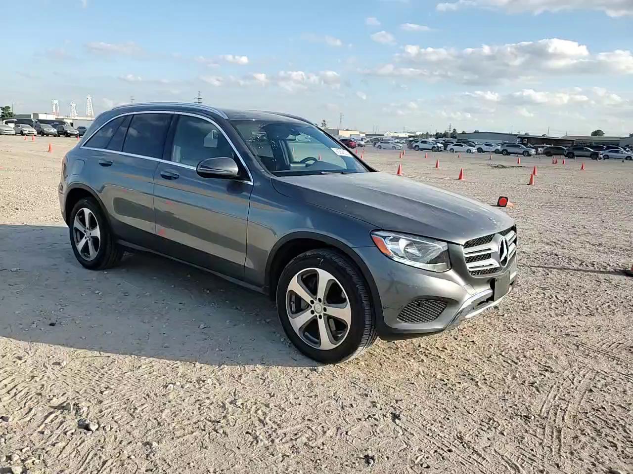 Фото: WDC0G4JB2HF138628