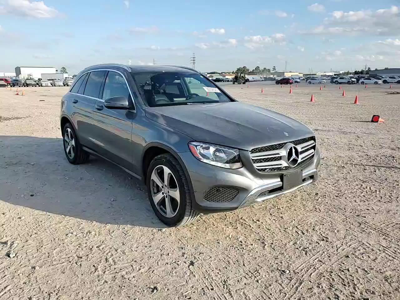 Фото: WDC0G4JB2HF138628