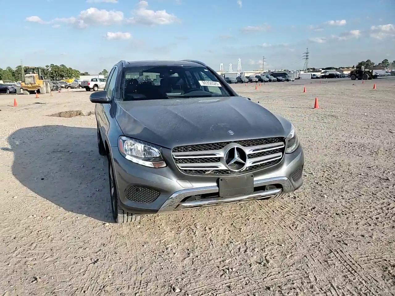 Фото: WDC0G4JB2HF138628