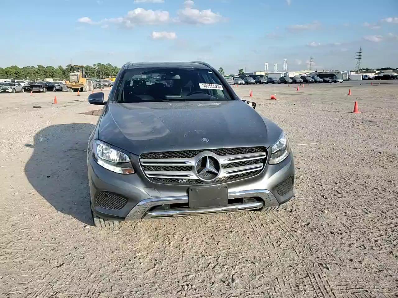 Фото: WDC0G4JB2HF138628