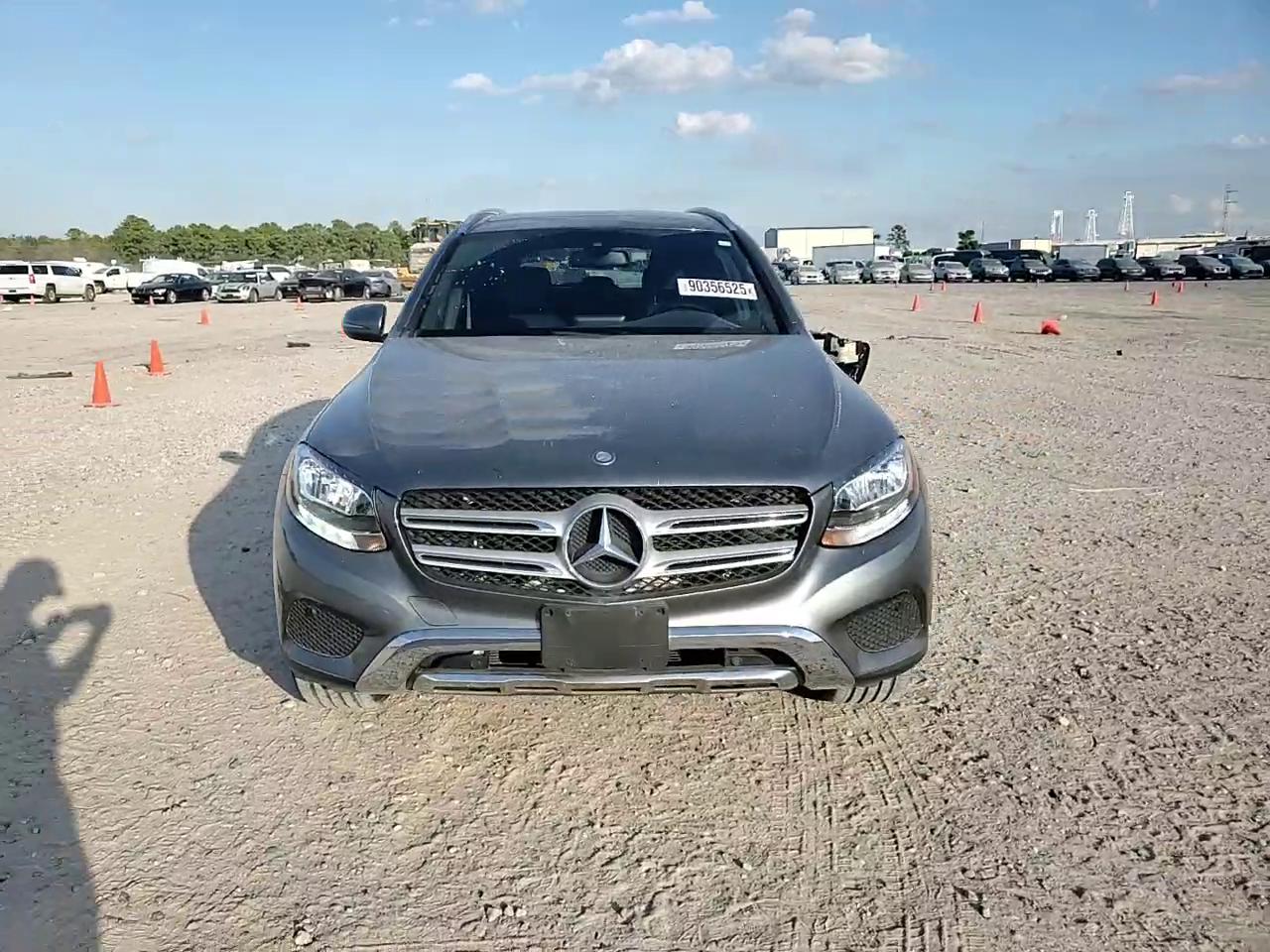 Фото: WDC0G4JB2HF138628