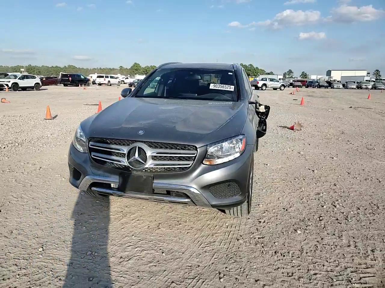 Фото: WDC0G4JB2HF138628