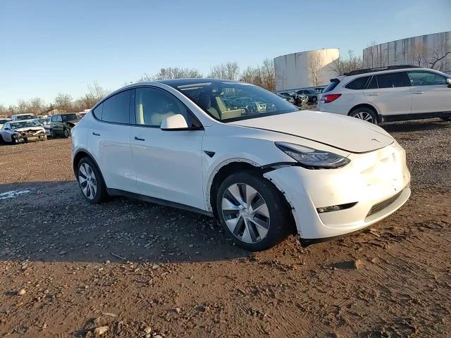 2022 Tesla Model Y VIN: 7SAYGDEE1NF321454 Lot: 93972555
