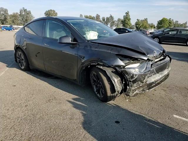2024 Tesla Model Y VIN: 7SAYGDED9RF113822 Lot: 91005245