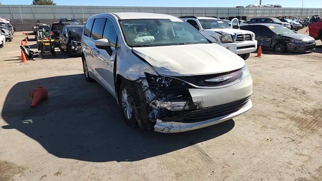 2017 Chrysler Pacifica Touring VIN: 2C4RC1DG2HR565590 Lot: 90915735