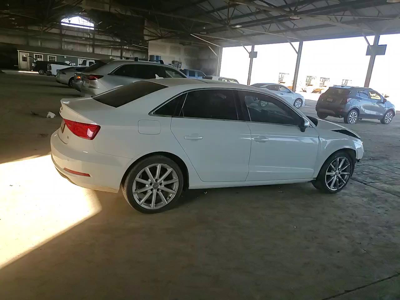 Фото: WAUCJGFF0F1063422