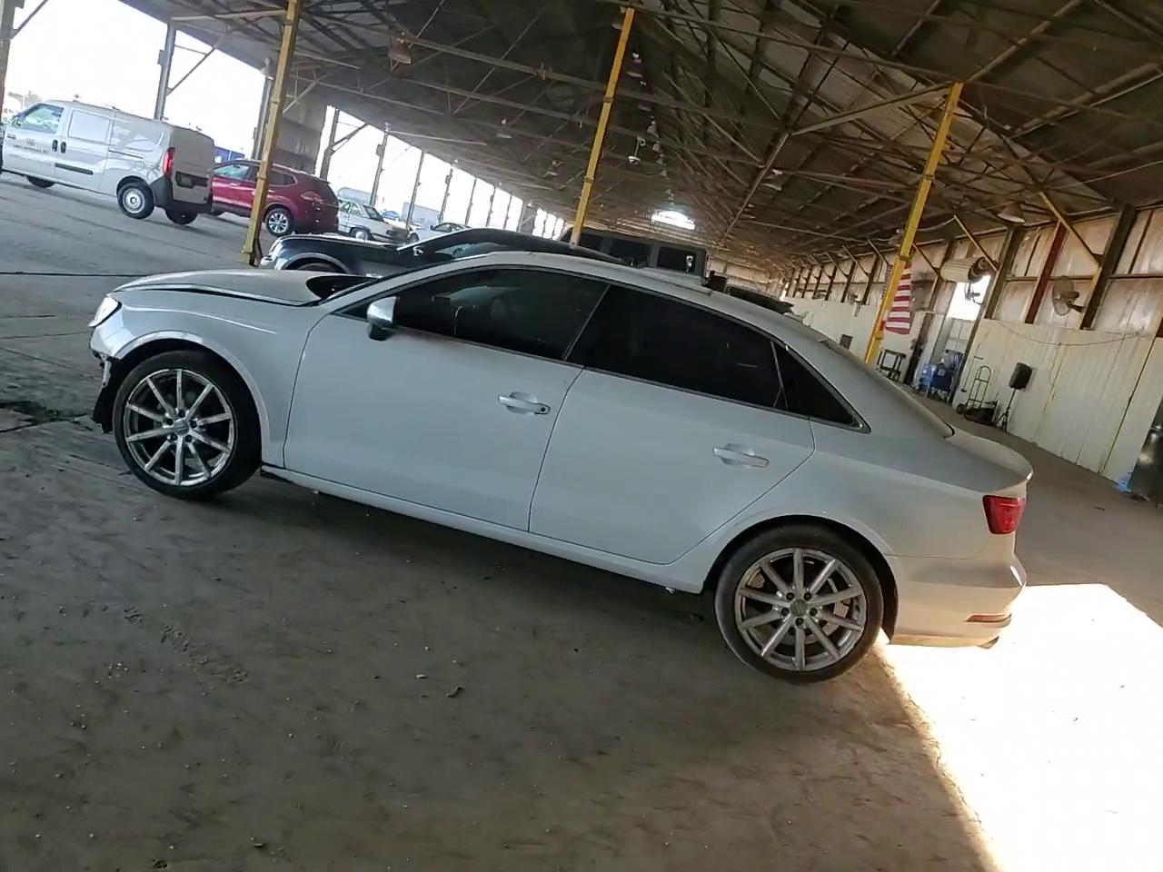 Фото: WAUCJGFF0F1063422