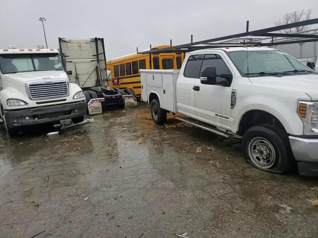 2018 Ford F350 Super Duty VIN: 1FT8X3BT8JEC88927 Lot: 94217435