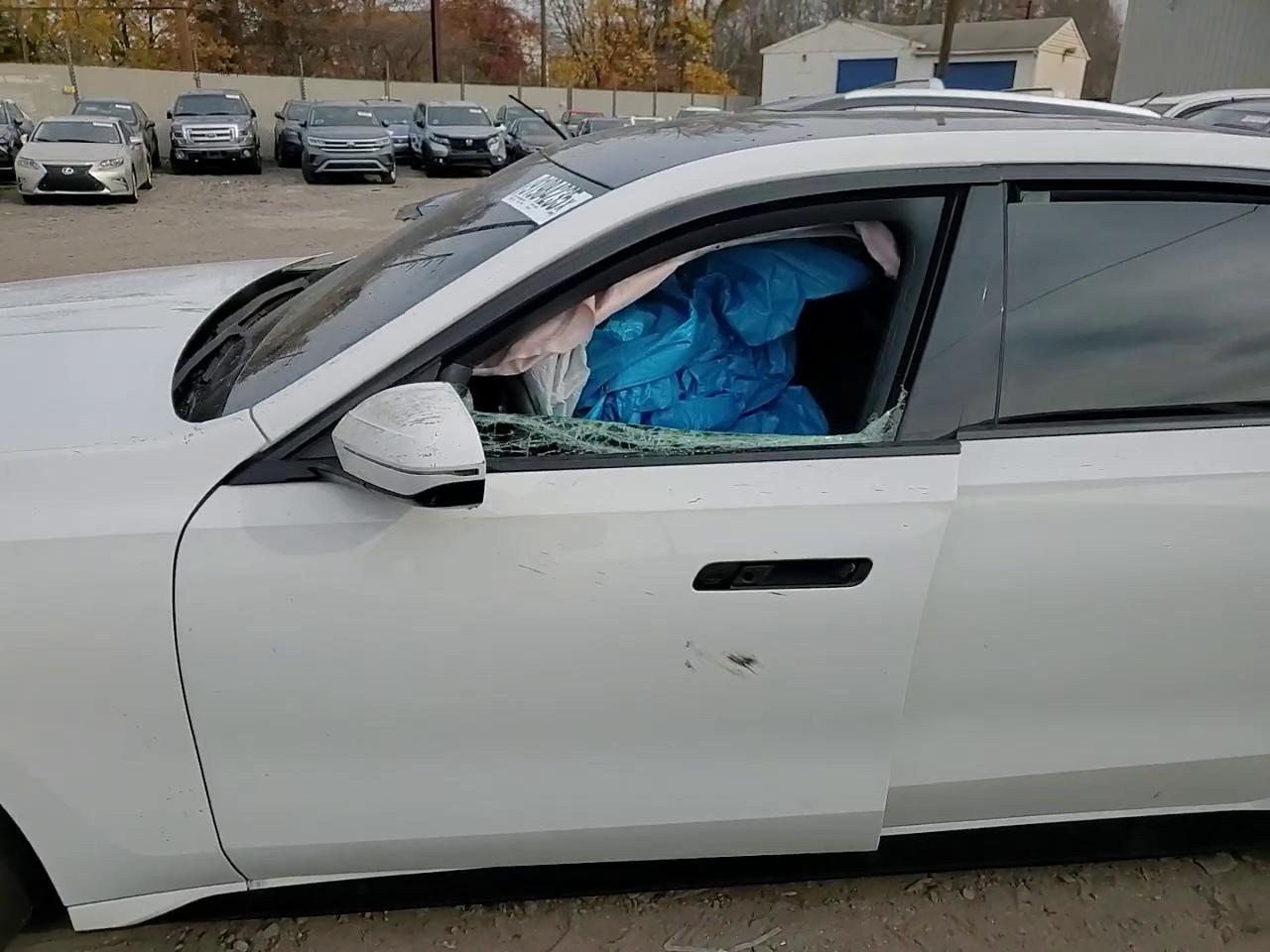 Фото: WBY53EJ03SCU97473