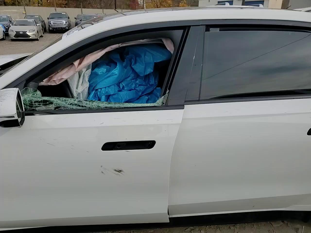 Фото: WBY53EJ03SCU97473