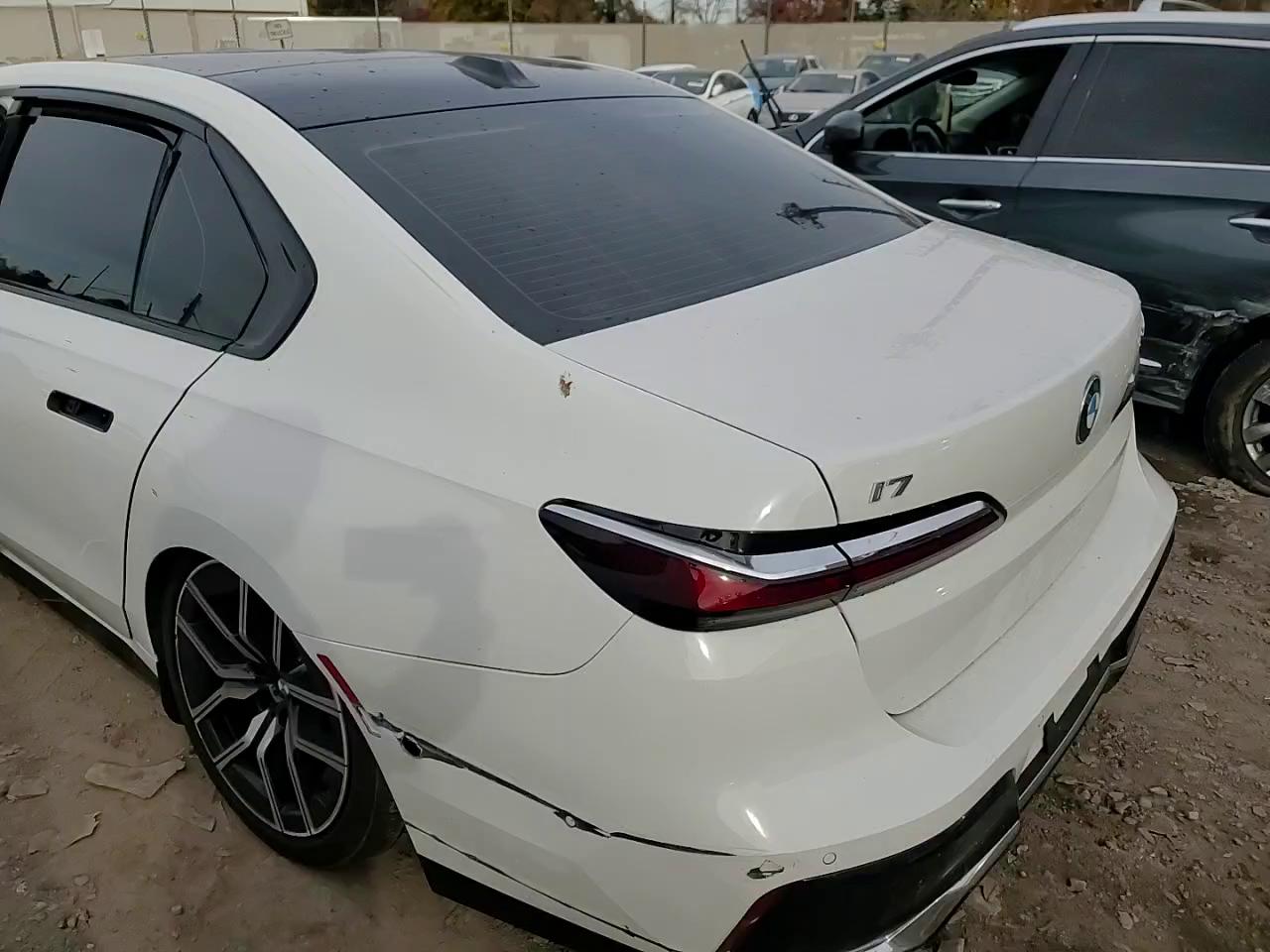 Фото: WBY53EJ03SCU97473