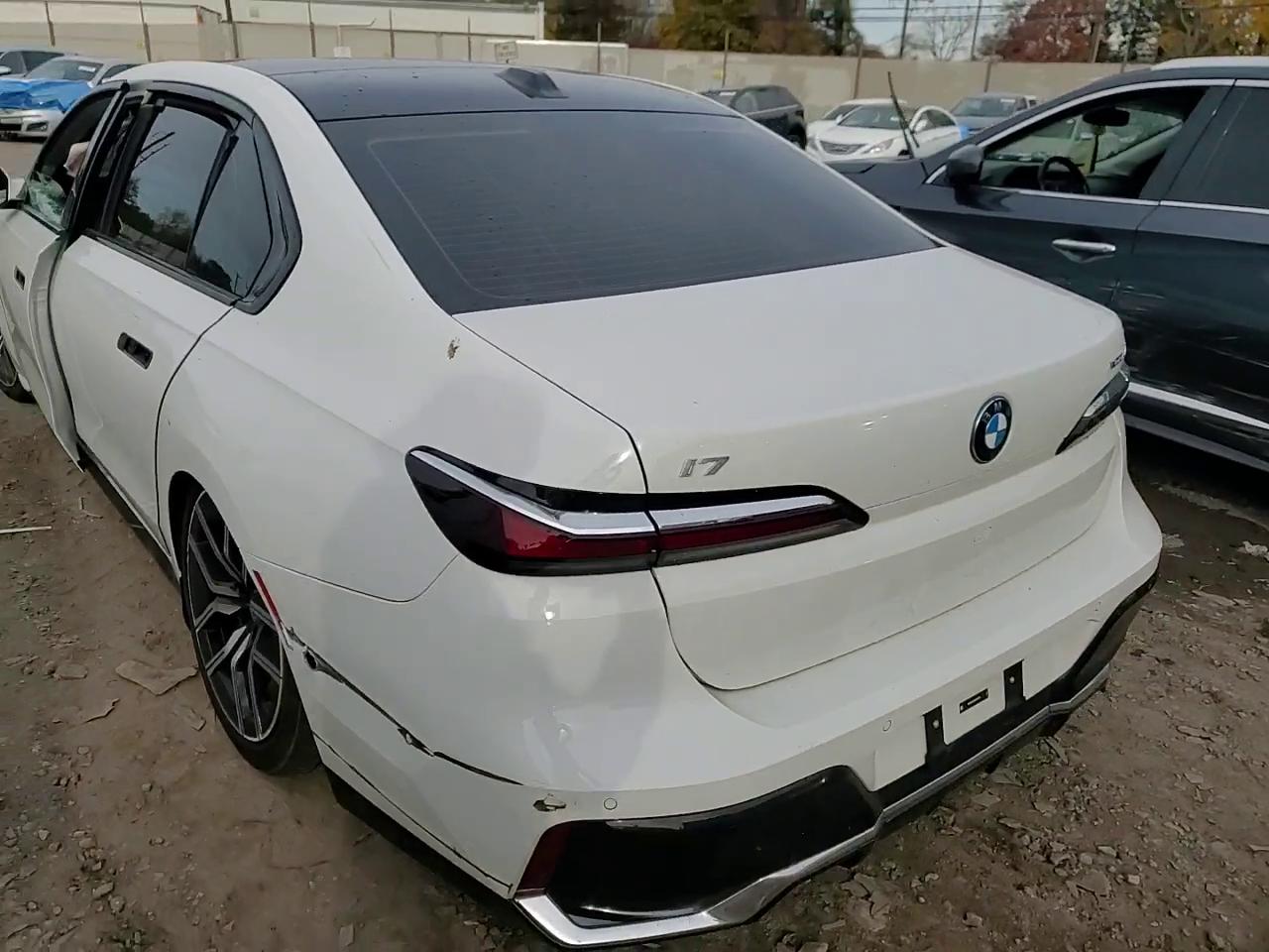 Фото: WBY53EJ03SCU97473