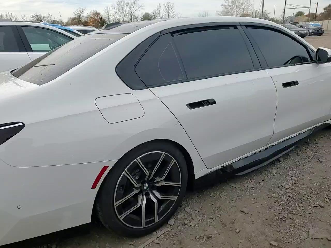 Фото: WBY53EJ03SCU97473