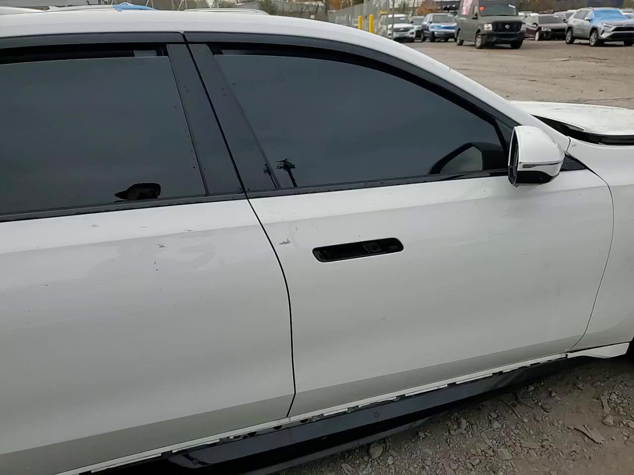 Фото: WBY53EJ03SCU97473