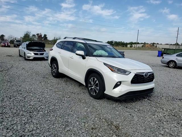 2021 Toyota Highlander Xle VIN: 5TDGZRAH8MS052055 Lot: 93098235