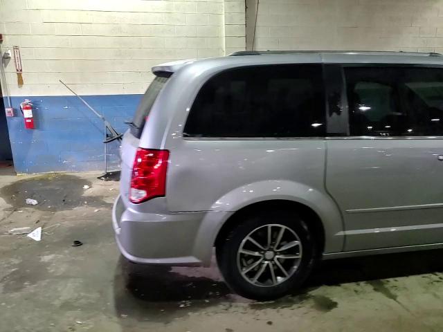 2017 Dodge Grand Caravan Sxt VIN: 2C4RDGCG7HR699660 Lot: 91979225