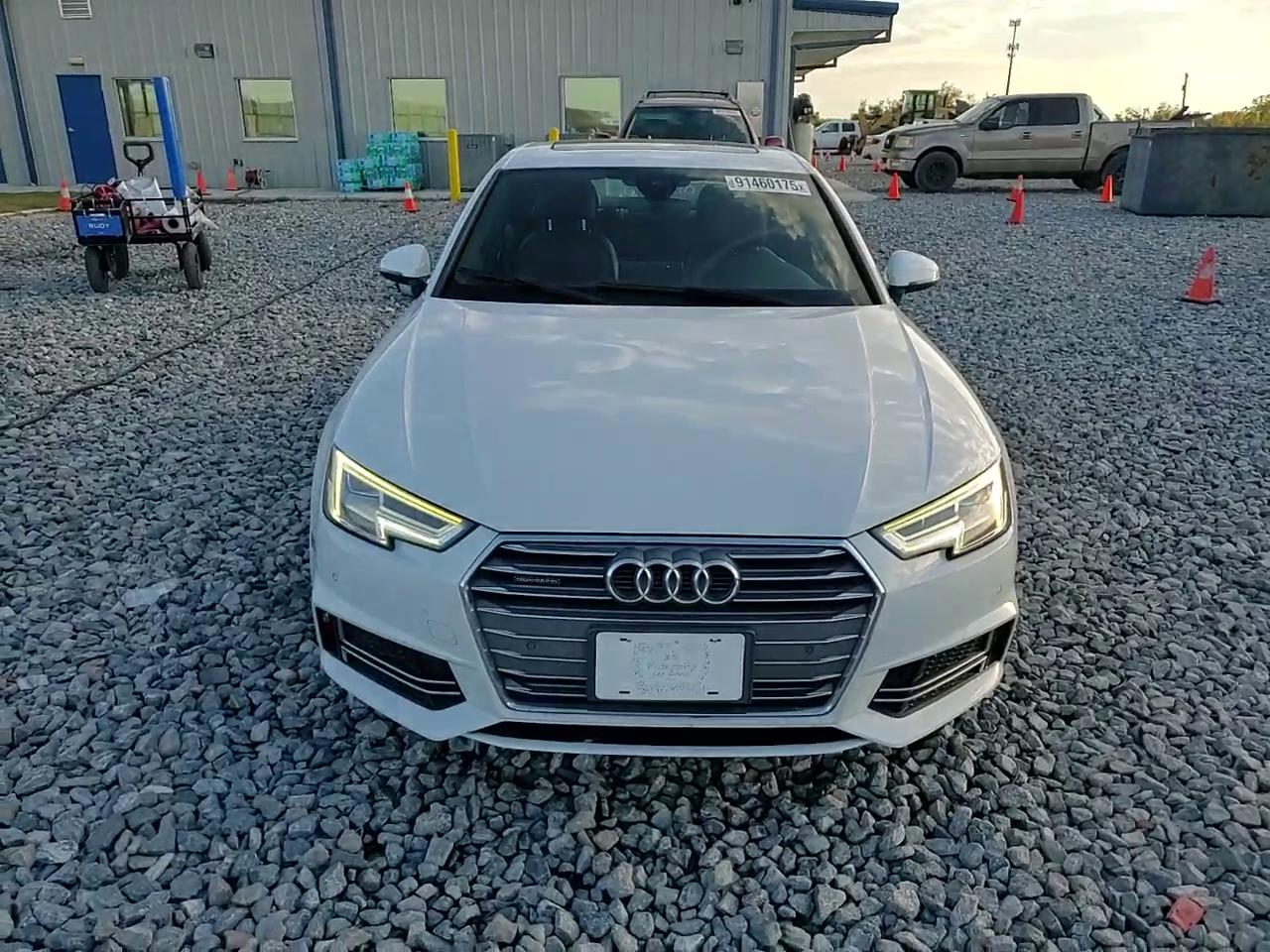 Фото: WAUENAF42JN014460