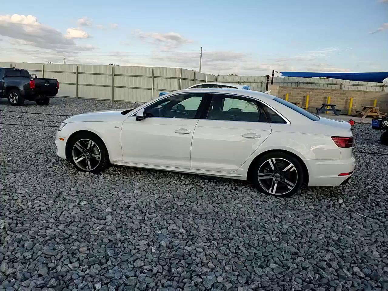 Фото: WAUENAF42JN014460