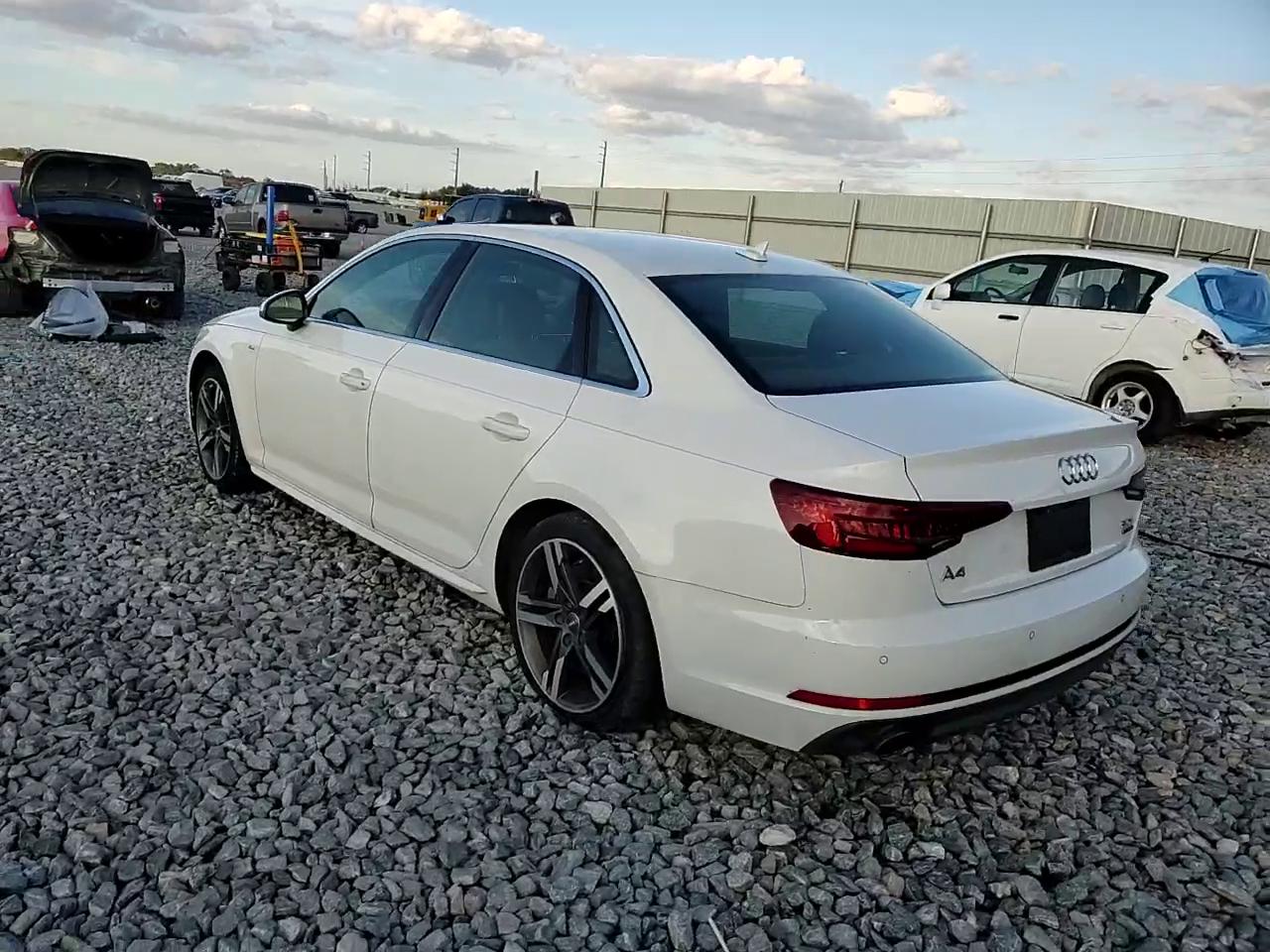 Фото: WAUENAF42JN014460