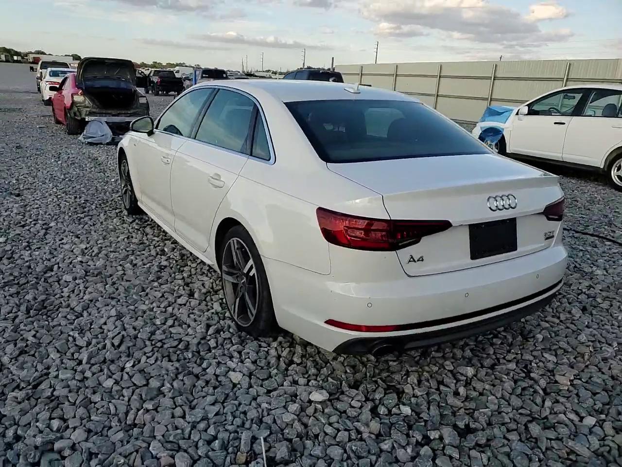 Фото: WAUENAF42JN014460