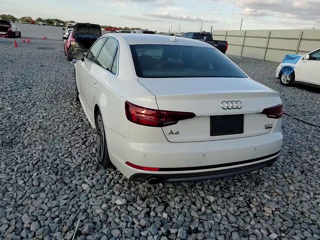 Фото: WAUENAF42JN014460