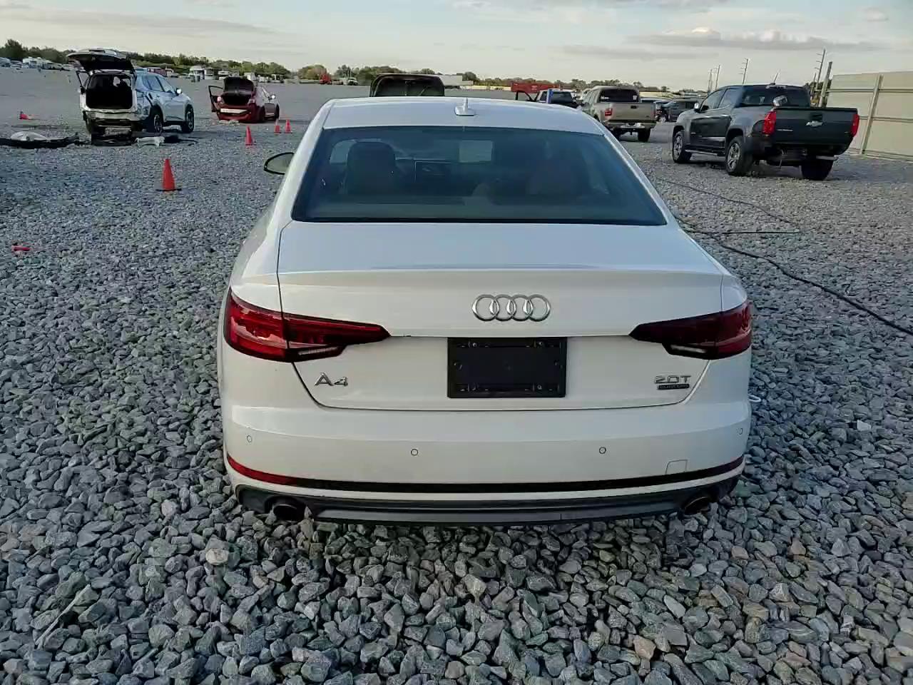 Фото: WAUENAF42JN014460