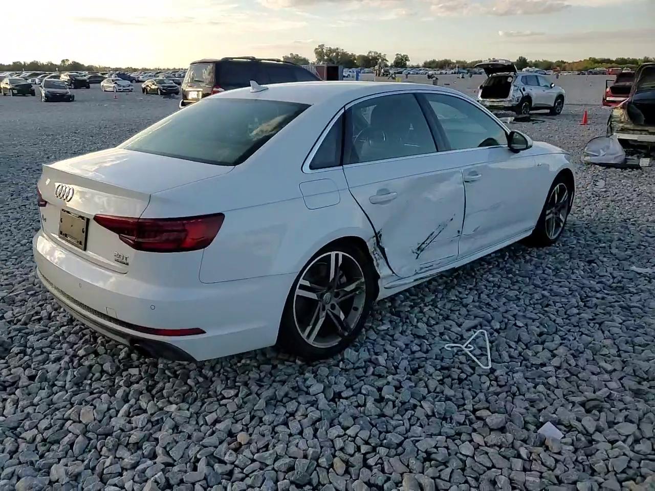 Фото: WAUENAF42JN014460