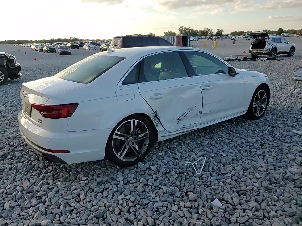 Фото: WAUENAF42JN014460