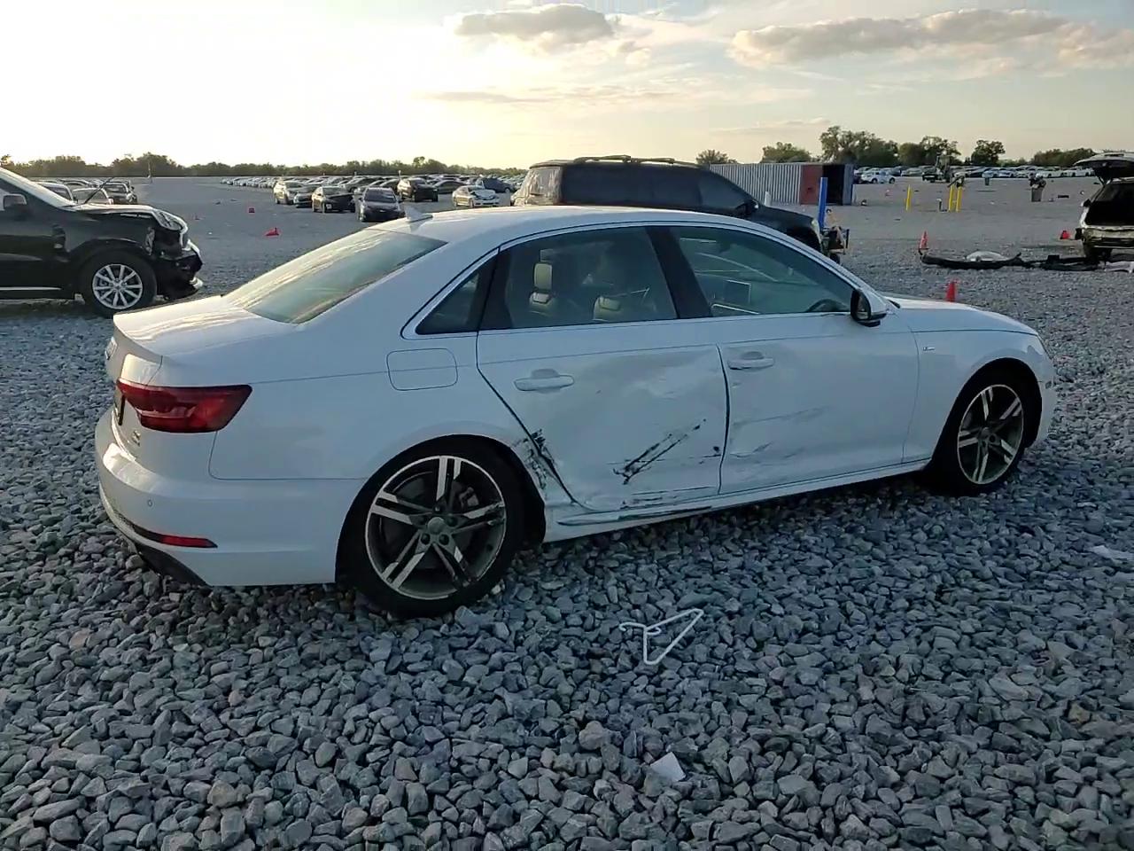 Фото: WAUENAF42JN014460